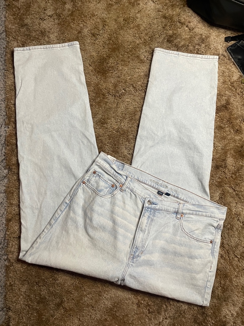 American Eagle Light Wash Cross Over Waist Highest Rise Baggy‎ Straight Jean